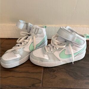 Nike Kids High-Top Sneakers - White and Light Green